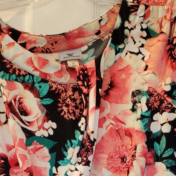 EUC Worthington Floral Blouse - Picture 7 of 8
